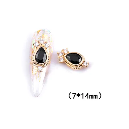 601 - Nagelsmycken 1st.